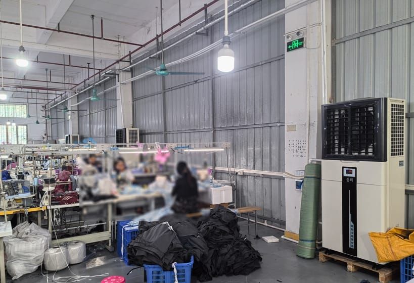 星科5匹工業(yè)省電空調-立式軸流機應用于服裝廠降溫案例.jpg 星科5匹工業(yè)省電空調-立式軸流機應用于服裝廠降溫案例.jpg